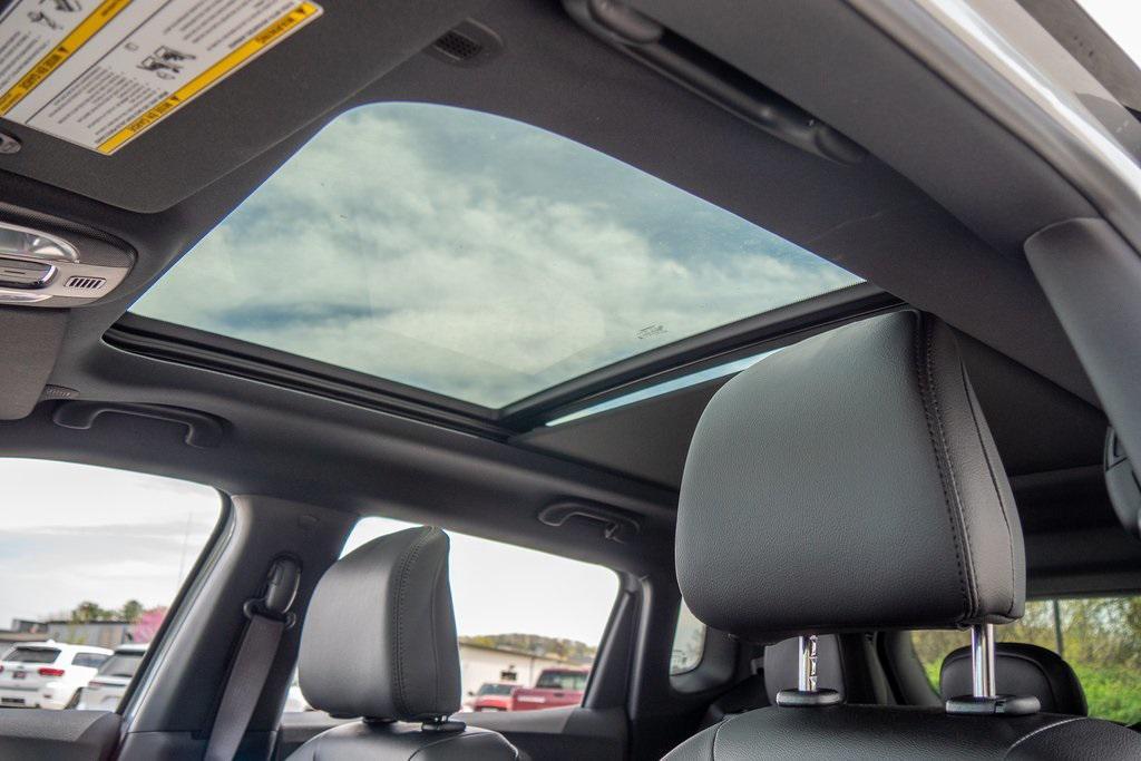 new 2025 Jeep Compass car, priced at $33,003