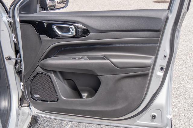 new 2025 Jeep Compass car, priced at $34,726