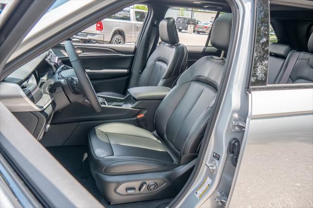 new 2024 Jeep Grand Cherokee car, priced at $47,499