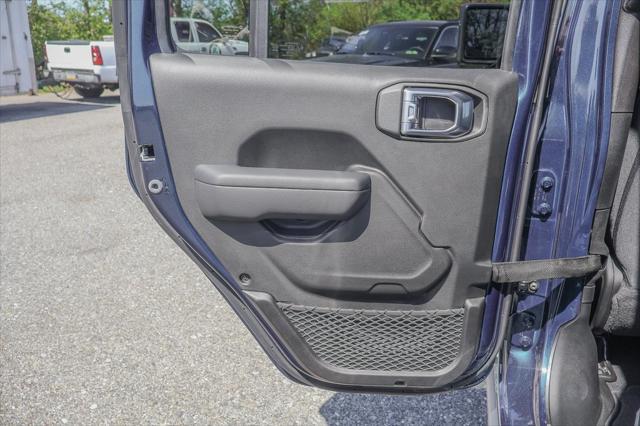 new 2025 Jeep Gladiator car, priced at $43,396
