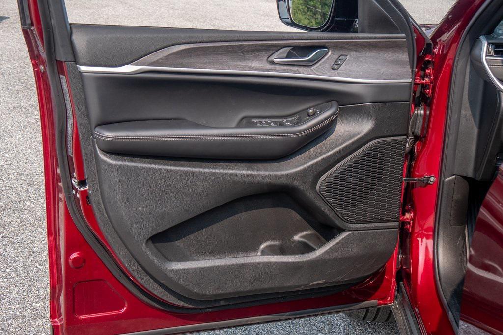 new 2025 Jeep Grand Cherokee L car, priced at $48,055