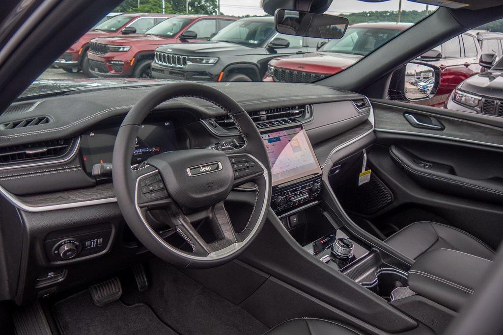 new 2025 Jeep Grand Cherokee car, priced at $45,528