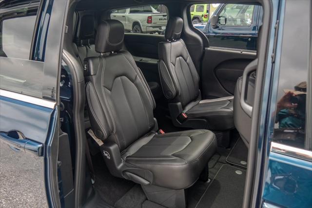 new 2025 Chrysler Pacifica car, priced at $42,495