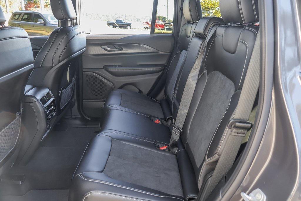 new 2025 Jeep Grand Cherokee car, priced at $42,829