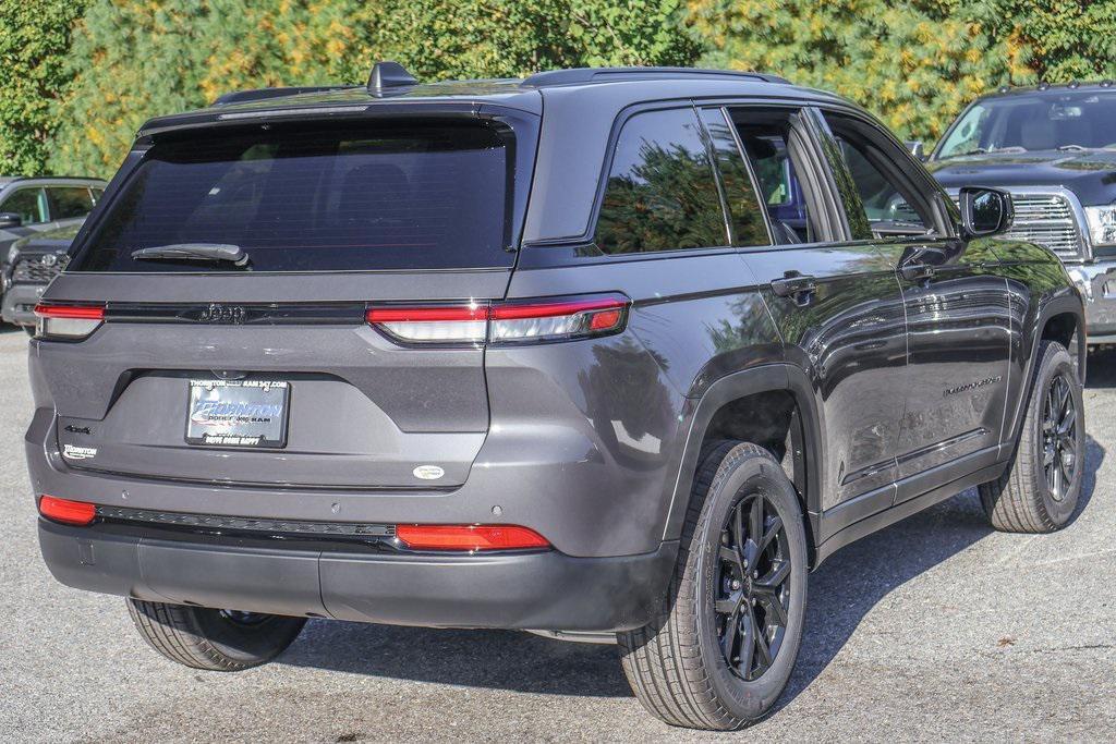 new 2025 Jeep Grand Cherokee car, priced at $42,829