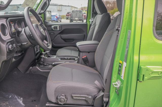 new 2025 Jeep Gladiator car, priced at $43,055