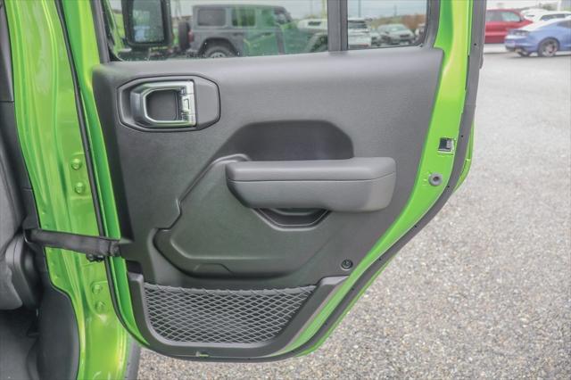 new 2025 Jeep Gladiator car, priced at $43,055