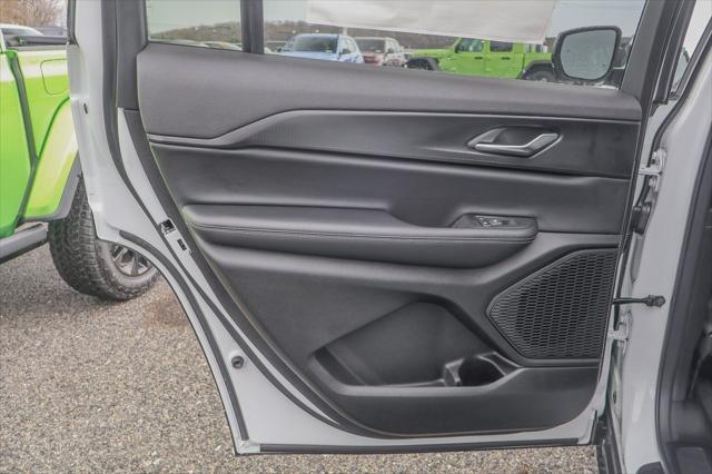 new 2025 Jeep Grand Cherokee L car, priced at $46,132