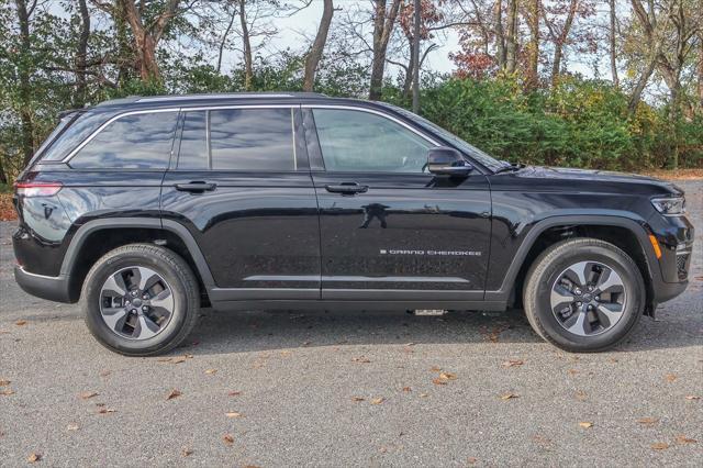 new 2024 Jeep Grand Cherokee car, priced at $44,499