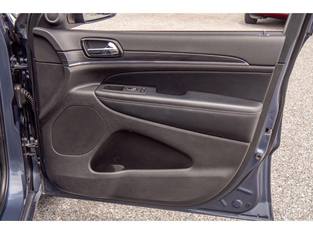 used 2021 Jeep Grand Cherokee car, priced at $31,455