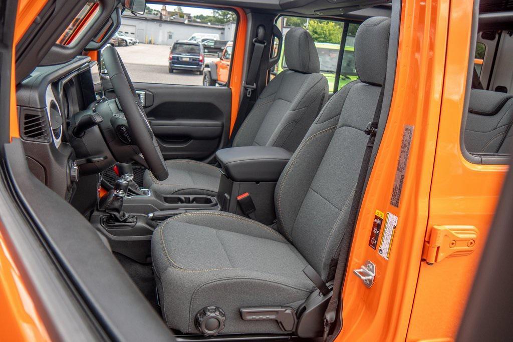 new 2025 Jeep Wrangler car, priced at $57,195