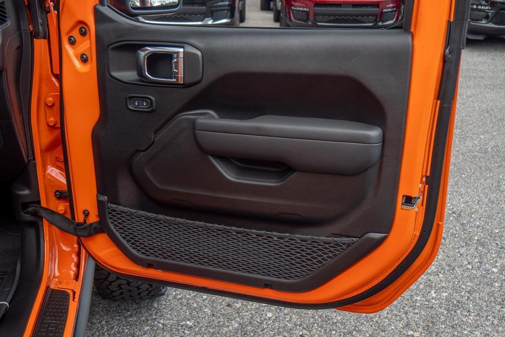 new 2025 Jeep Wrangler car, priced at $57,195