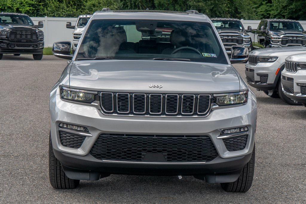 new 2025 Jeep Grand Cherokee car, priced at $45,528