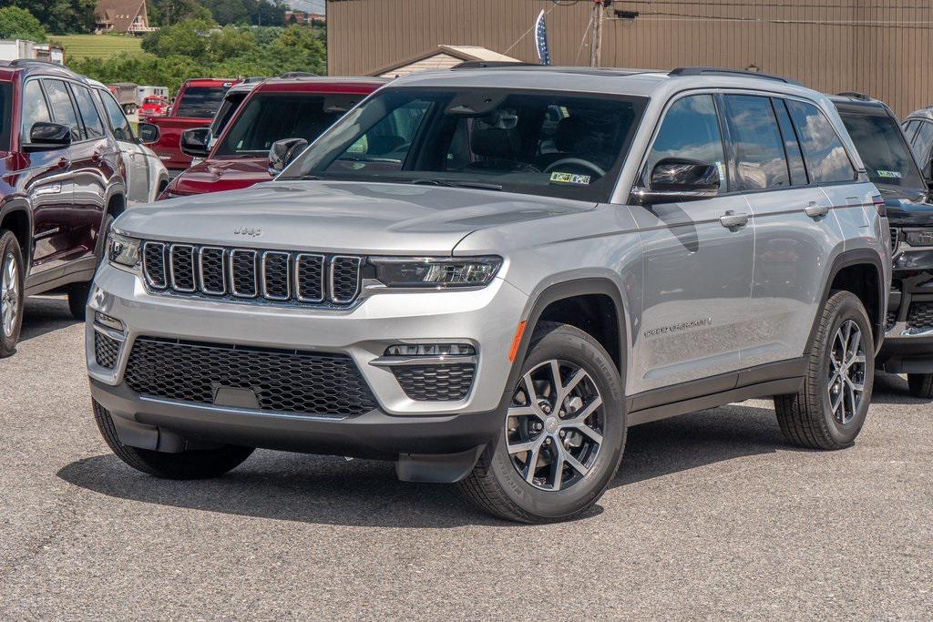 new 2025 Jeep Grand Cherokee car, priced at $45,528