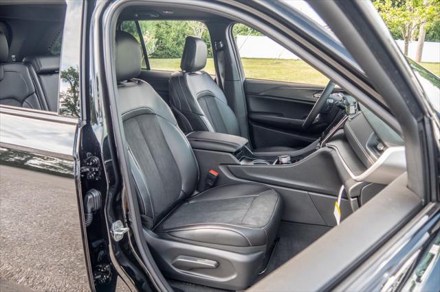 new 2024 Jeep Grand Cherokee car, priced at $39,890