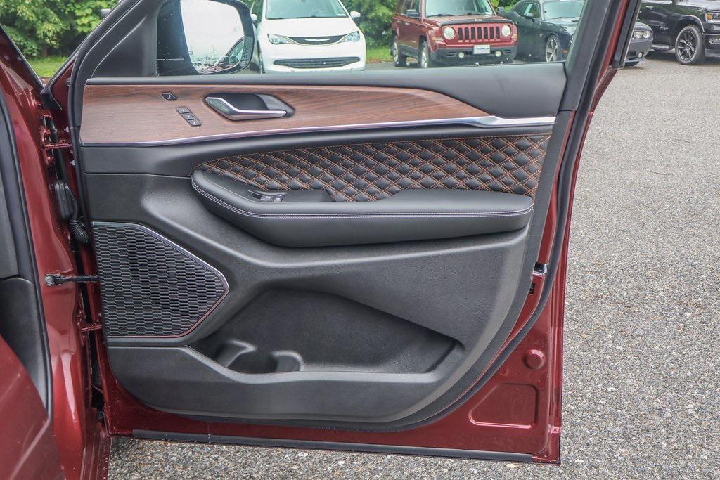 new 2025 Jeep Grand Cherokee L car, priced at $60,399