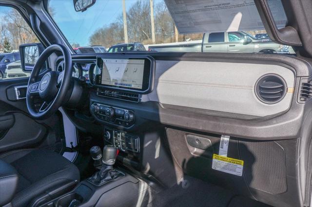 new 2025 Jeep Gladiator car, priced at $40,480