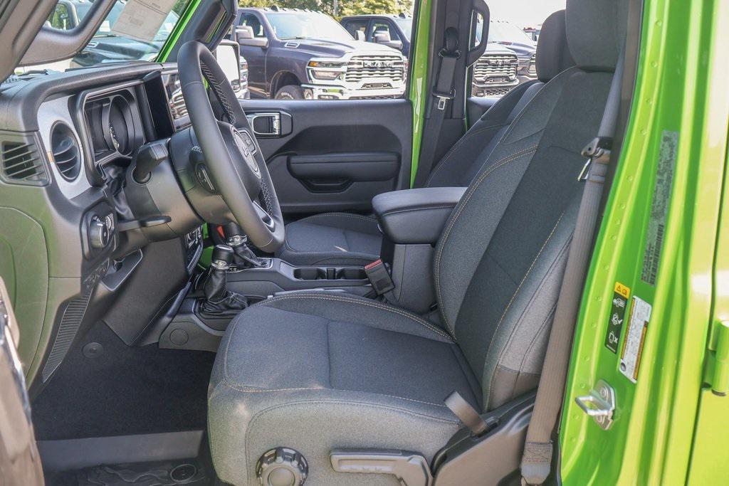 new 2025 Jeep Wrangler car, priced at $46,880
