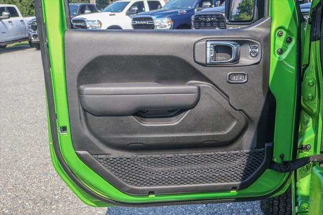 new 2025 Jeep Wrangler car, priced at $46,880