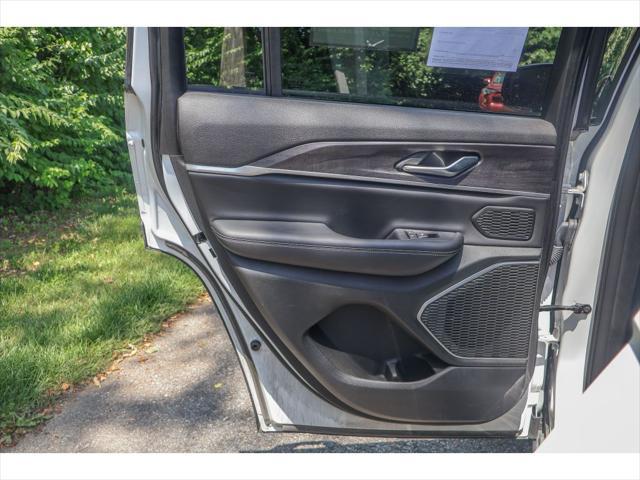 used 2023 Jeep Grand Cherokee car, priced at $37,955