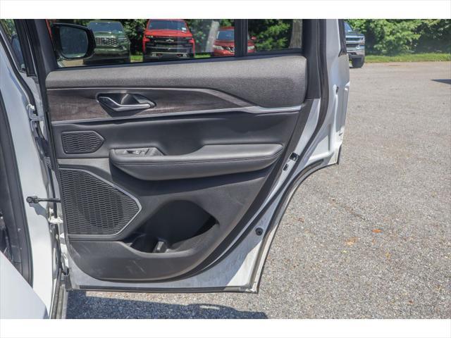 used 2023 Jeep Grand Cherokee car, priced at $37,955