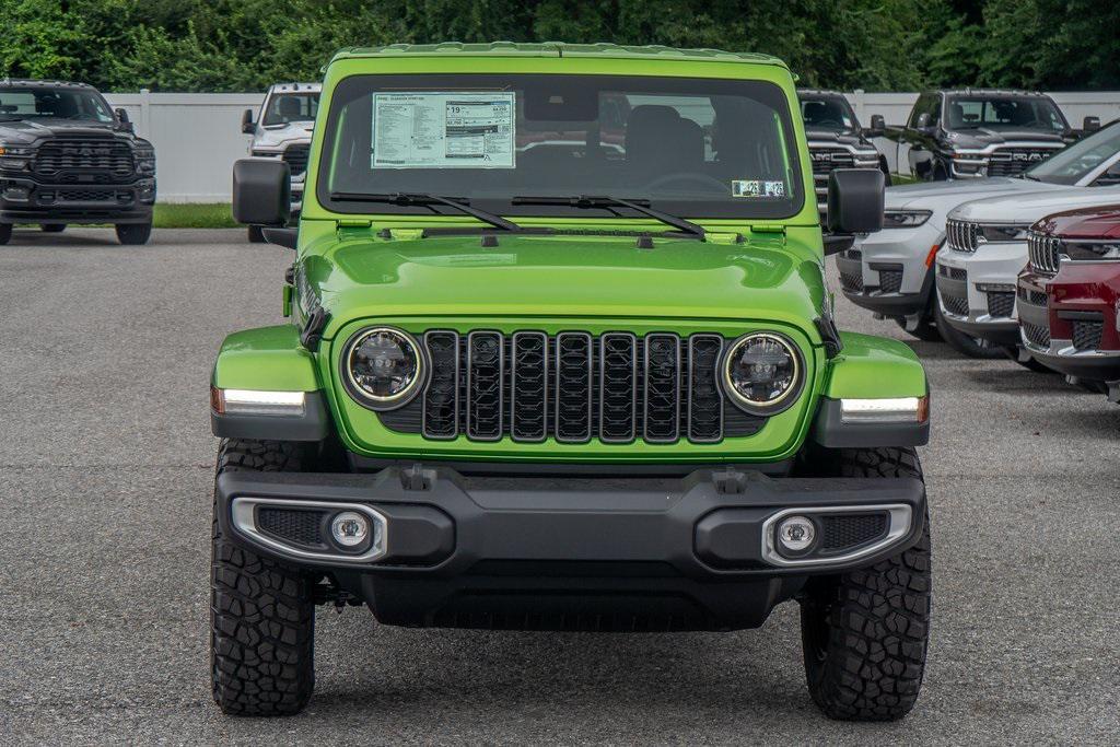 new 2025 Jeep Gladiator car, priced at $49,975