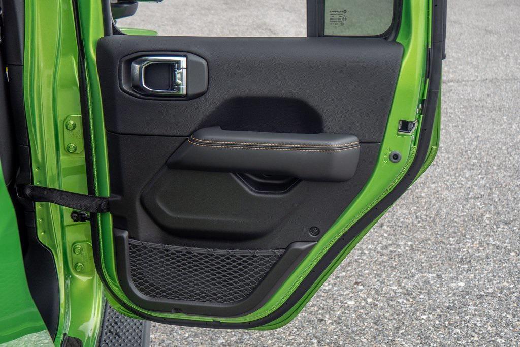 new 2025 Jeep Gladiator car, priced at $49,975