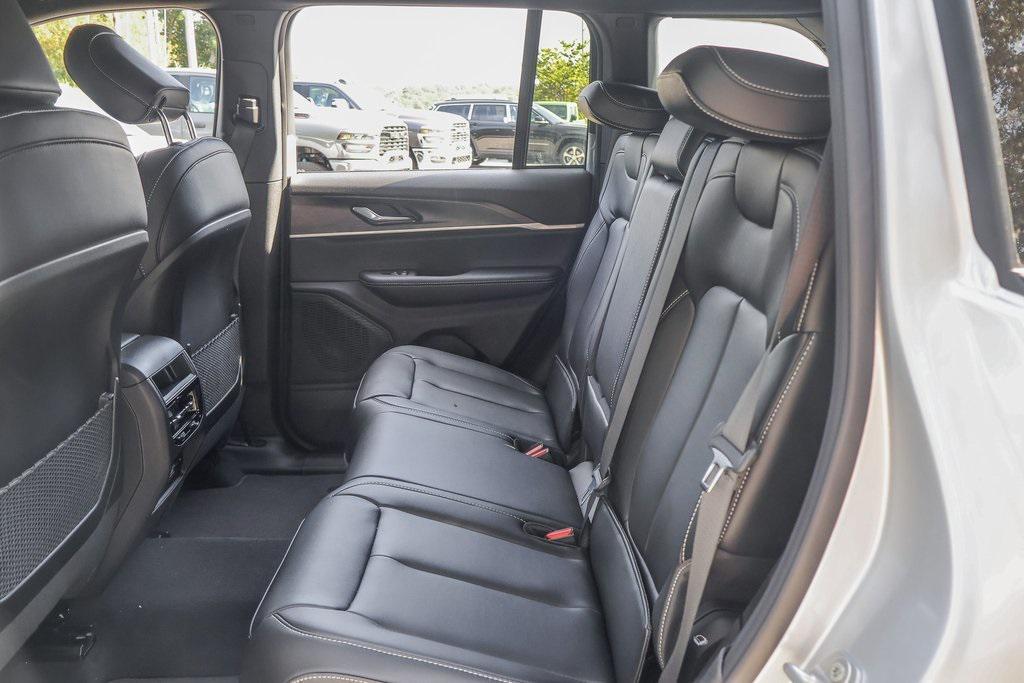 new 2025 Jeep Grand Cherokee car, priced at $46,073