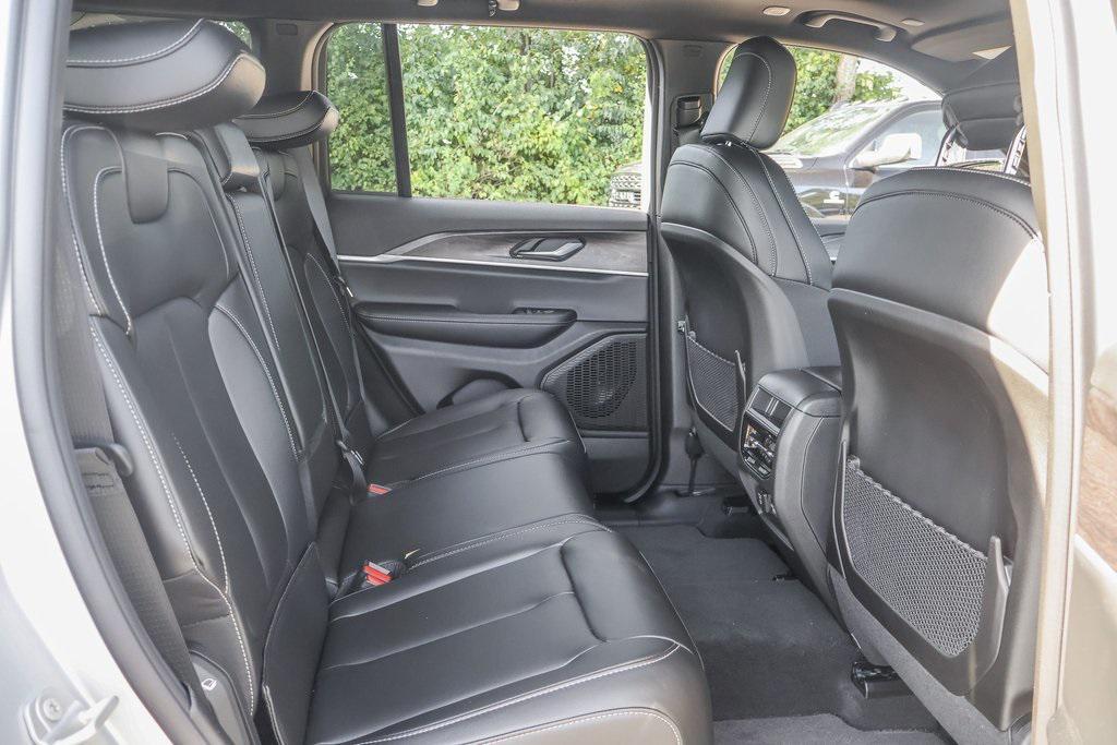 new 2025 Jeep Grand Cherokee car, priced at $46,073