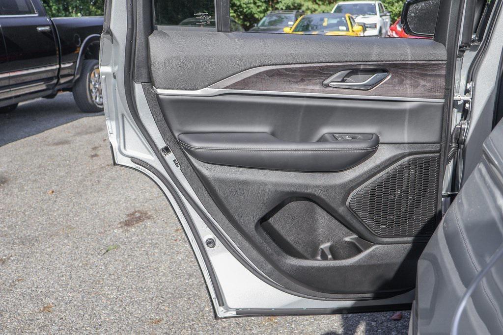 new 2025 Jeep Grand Cherokee car, priced at $46,073