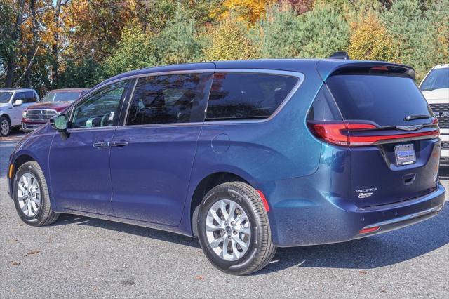 new 2025 Chrysler Pacifica car, priced at $41,974