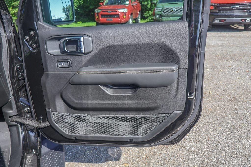 new 2025 Jeep Wrangler car, priced at $54,731