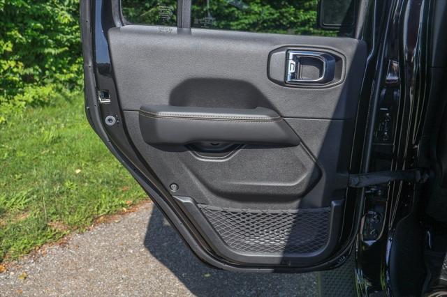 new 2025 Jeep Wrangler car, priced at $54,731
