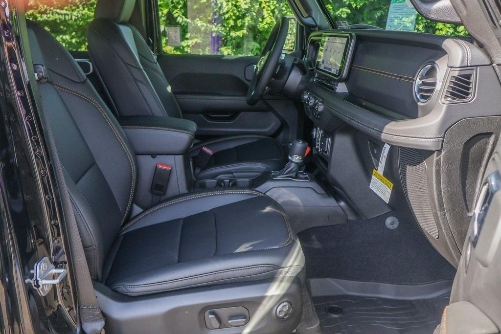 new 2025 Jeep Wrangler car, priced at $54,731
