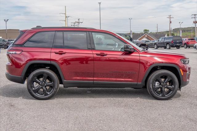 new 2025 Jeep Grand Cherokee car, priced at $46,648