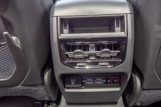new 2025 Jeep Grand Cherokee car, priced at $46,648