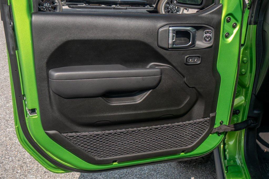 new 2025 Jeep Wrangler car, priced at $55,275