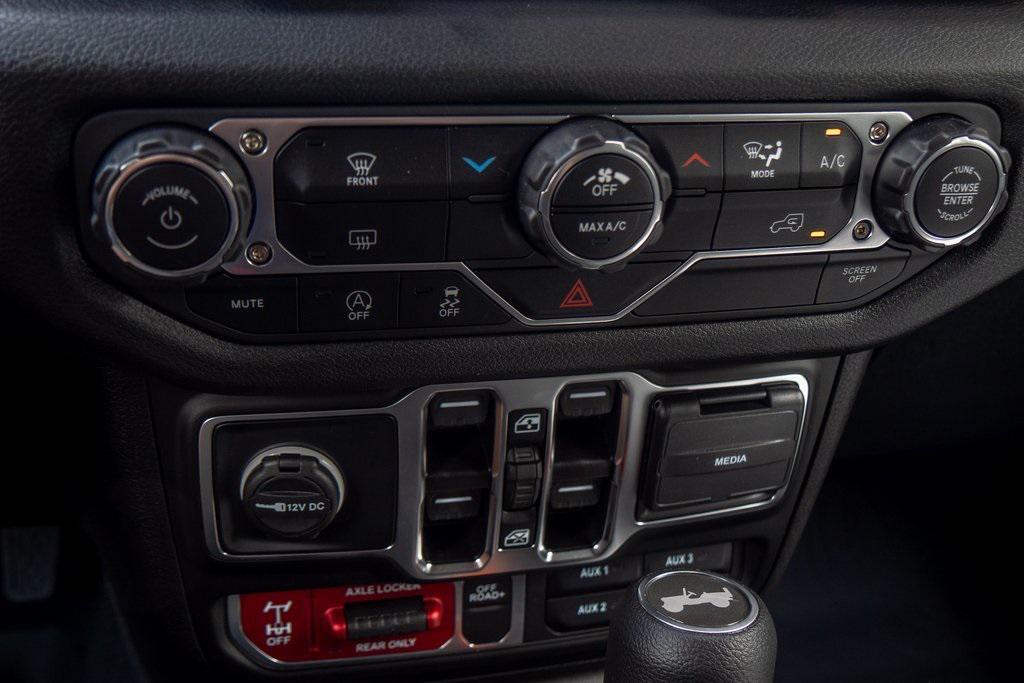 new 2025 Jeep Wrangler car, priced at $55,275