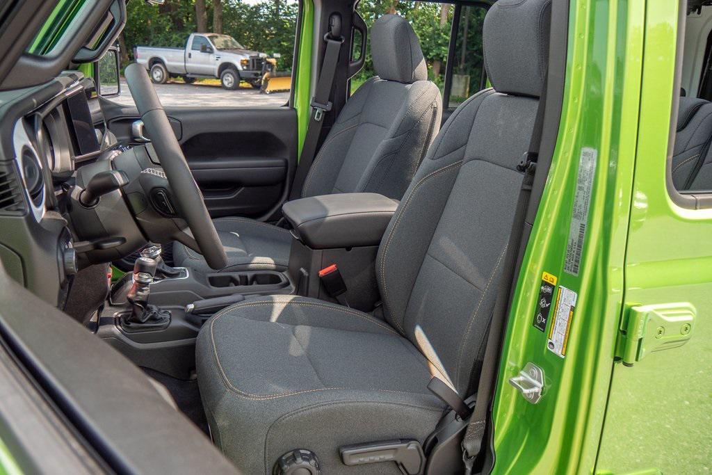 new 2025 Jeep Wrangler car, priced at $55,275