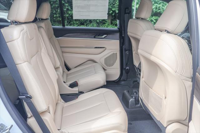 new 2025 Jeep Grand Cherokee L car, priced at $46,400