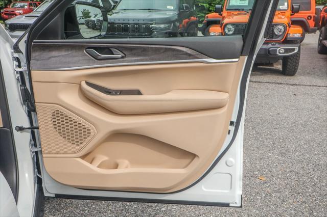 new 2025 Jeep Grand Cherokee L car, priced at $46,400