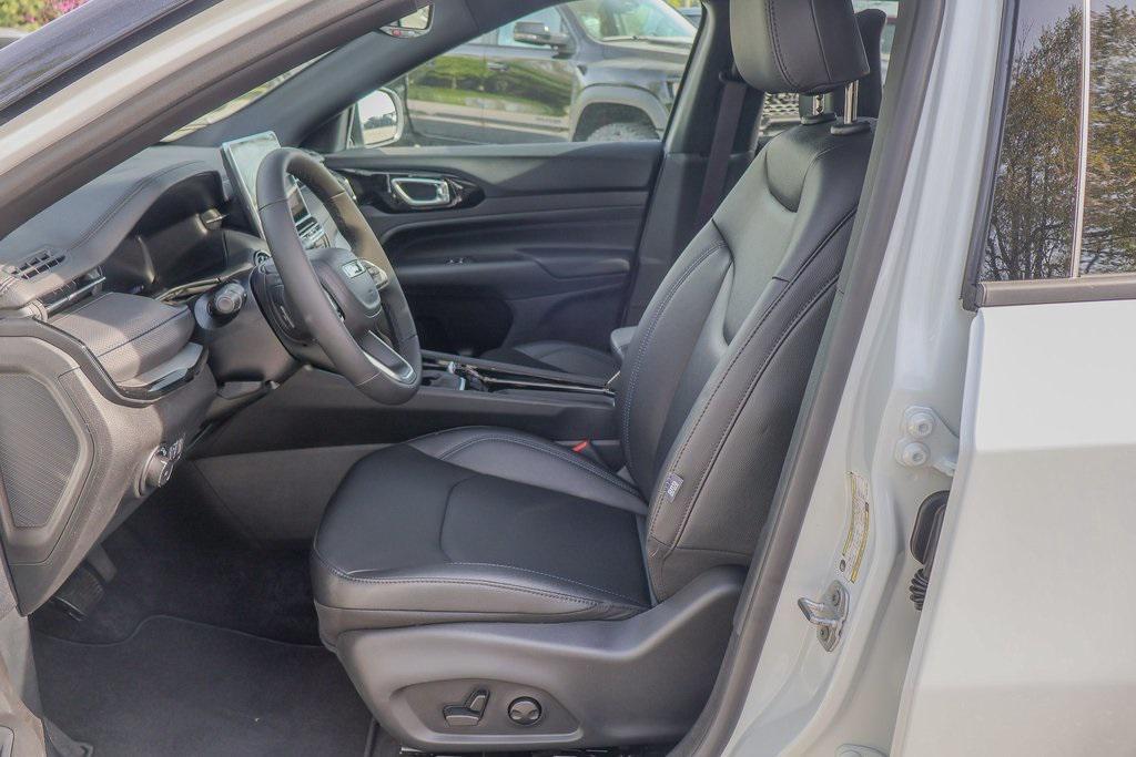 new 2025 Jeep Compass car, priced at $32,499