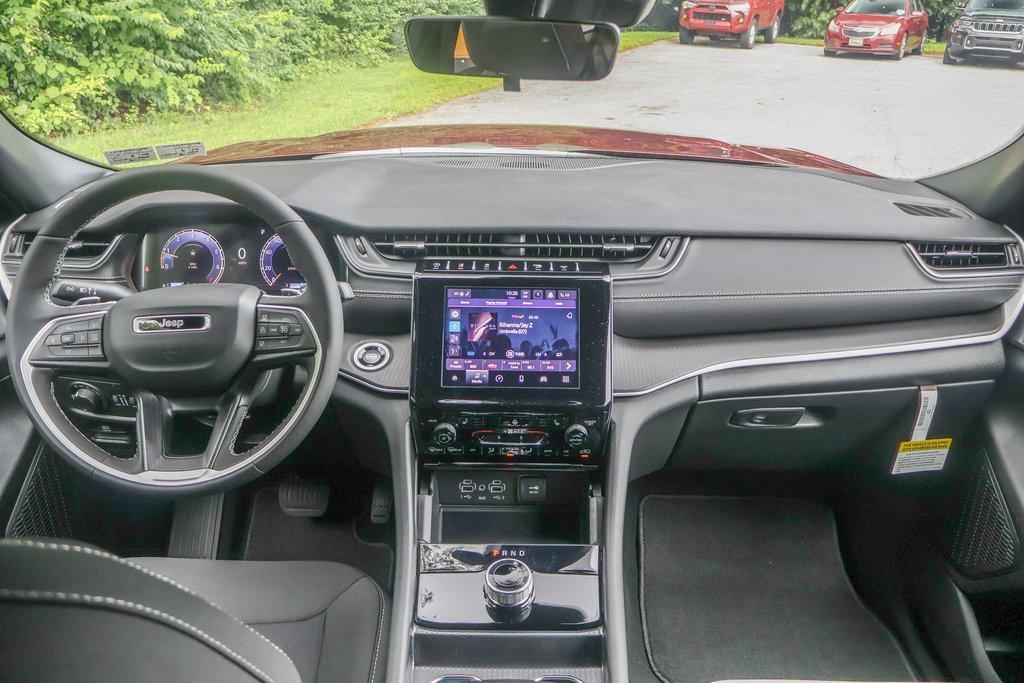 new 2025 Jeep Grand Cherokee L car, priced at $39,829