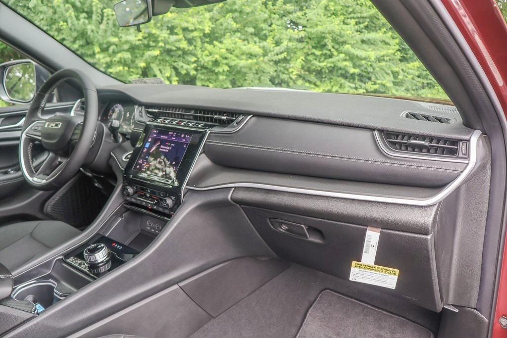 new 2025 Jeep Grand Cherokee L car, priced at $39,829