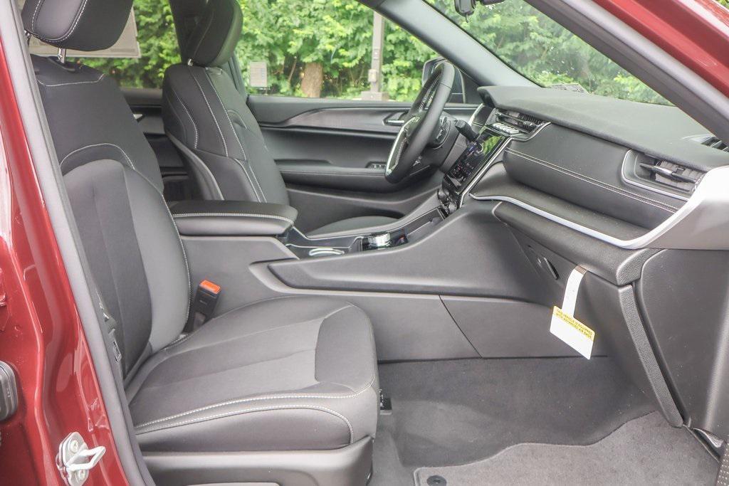 new 2025 Jeep Grand Cherokee L car, priced at $39,829