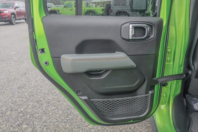 new 2025 Jeep Gladiator car, priced at $57,805