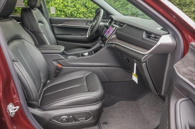 new 2025 Jeep Grand Cherokee car, priced at $47,088