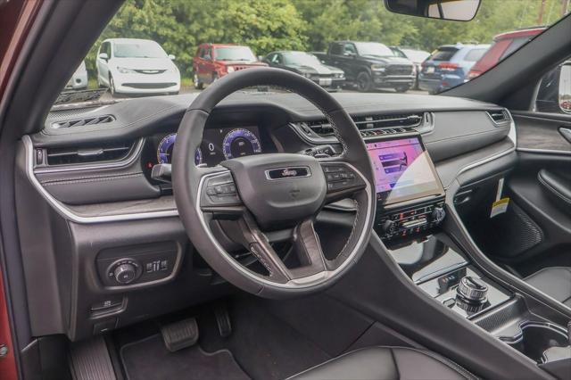 new 2025 Jeep Grand Cherokee car, priced at $47,088