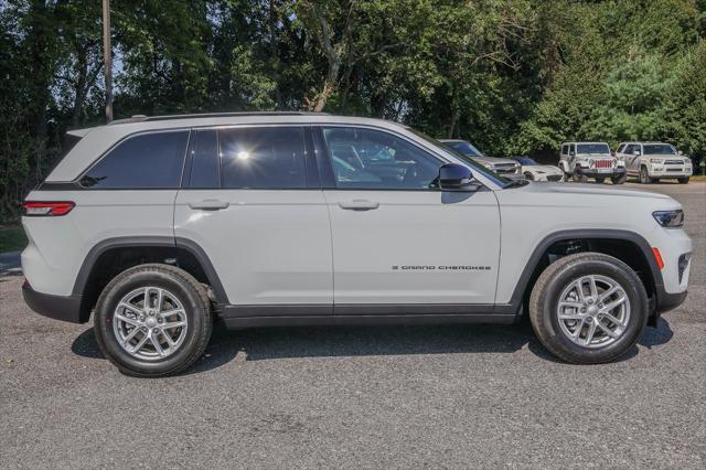 new 2024 Jeep Grand Cherokee car, priced at $35,264