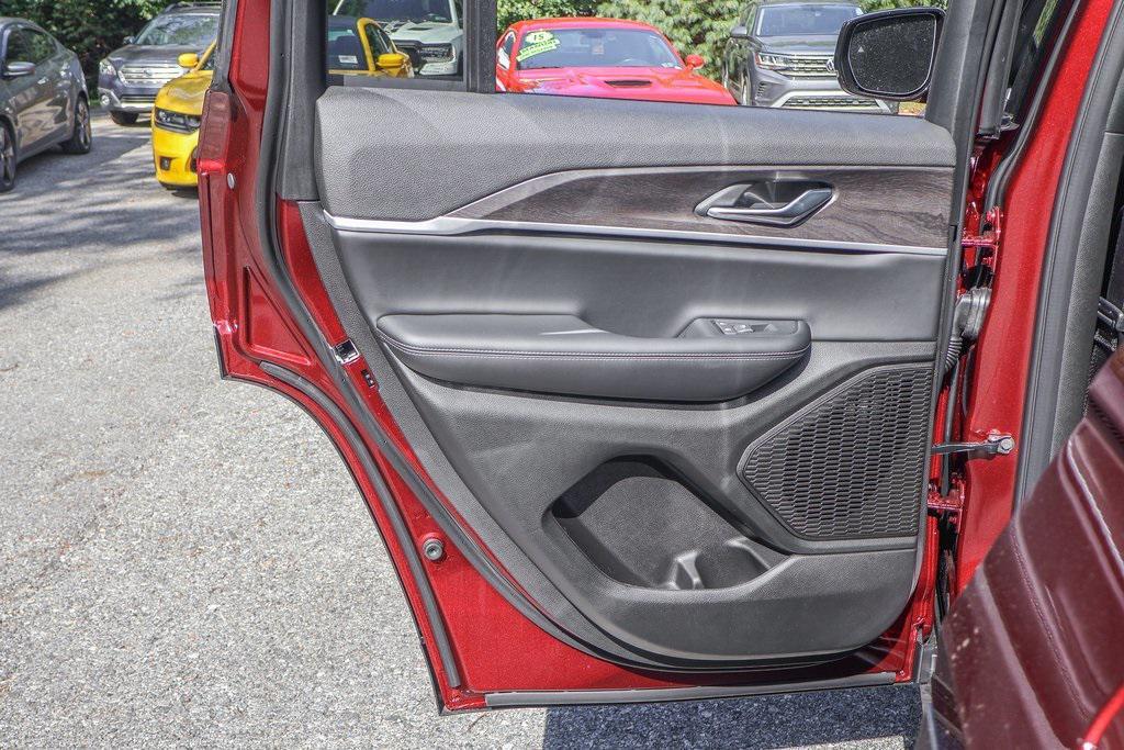 new 2025 Jeep Grand Cherokee car, priced at $46,225